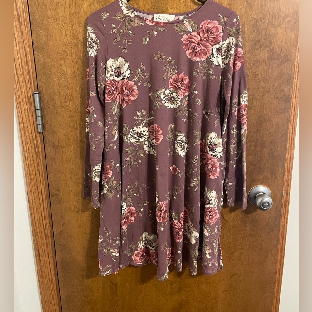 Long sleeve mauve floral dress!